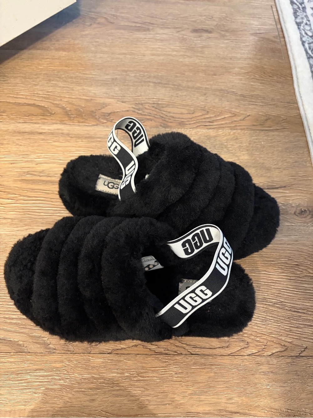 UGG Kids Black Fluff Slide with Logo Elastic Heel Strap